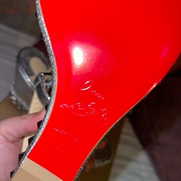 Stunning brand new never worn Christian Louboutin - Picture 7 of 8